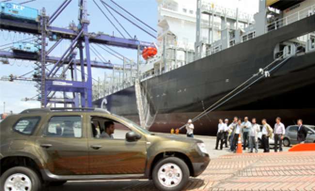 Movimentação de veículos no Porto de Paranaguá é 24% maior em 2011