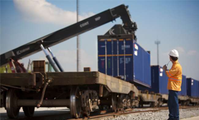 Libra Logística inicia transporte de contêineres por ferrovia