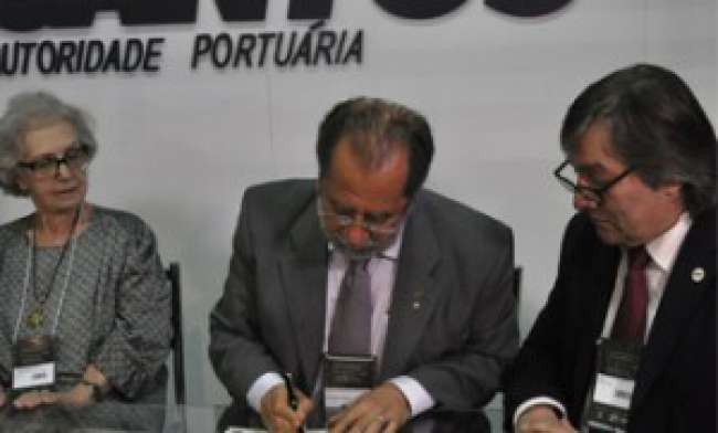 Porto de Santos e Antuérpia se unem para capacitação de profissionais