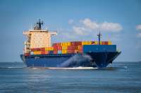 Novas rotas comerciais reforçam frete marítimo na DHL