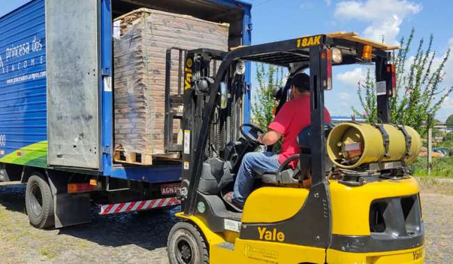 Princesa dos Campos transportou cerca de 60 toneladas de materiais para incentivo à leitura desde 2013