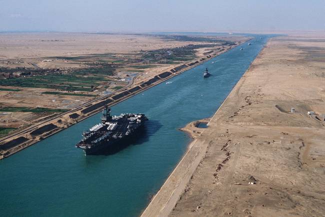 Ataques en el Mar Rojo afectan tarifas de transporte marítimo global y desafían a las empresas