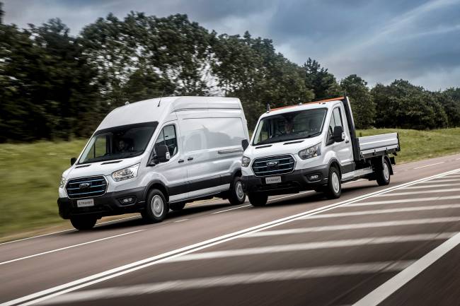 E-Transit da Ford Pro chega ao Brasil com soluções sustentáveis 