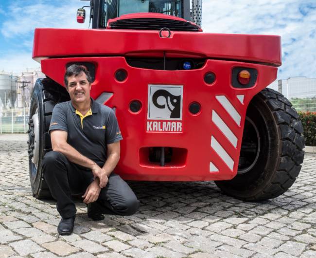 Novo EcoReachStaker, da Kalmar, distribuído no Brasil pela Tracbel