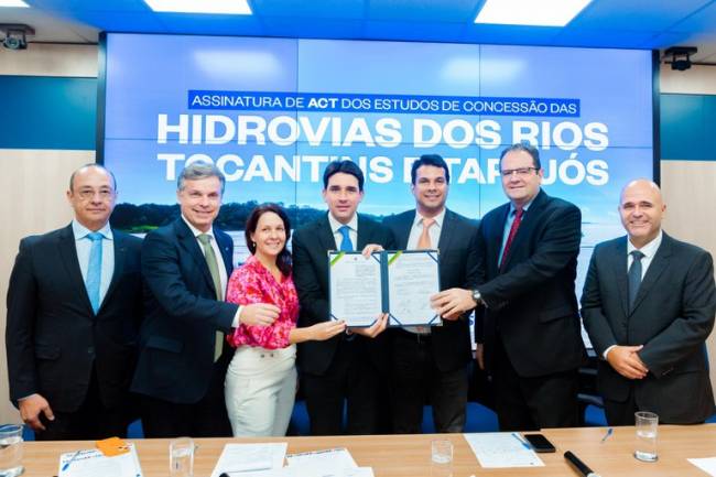 Ministério de Portos e Aeroportos assina acordo para concessão das hidrovias Tocantins e Tapajós
