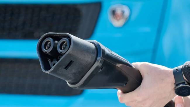 Scania anuncia sistema de recarga de alta potência para veículos elétricos pesados