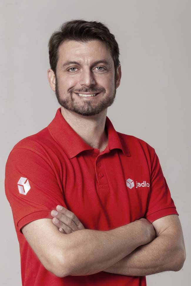 SHEIN amplia parceria com a Jadlog para logística reversa