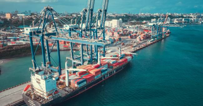 Log-In amplia operações no Nordeste com nova escala em Suape