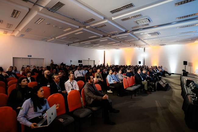 INTRA-LOG EXPO encerra segunda edição com público recorde de mais de 6 mil visitantes