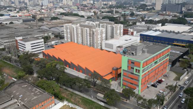 Explosão do e-commerce gera disputa por armazenagem urbana em São Paulo