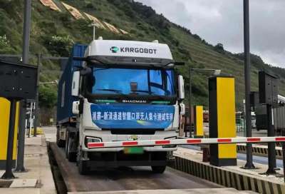 Camión autónomo realiza la primera operación transfronteriza entre China y Vietnam