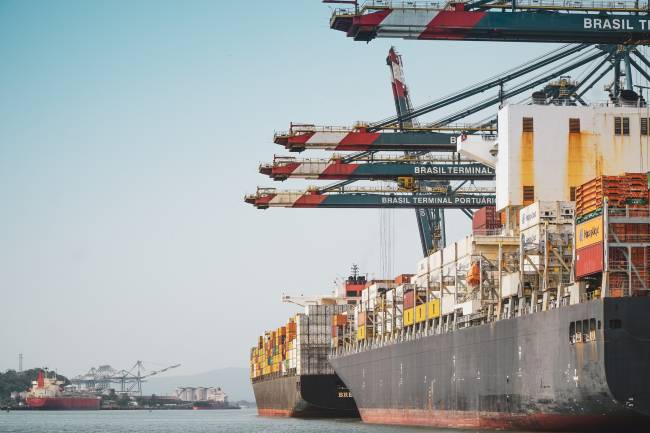 Após tarifaço dos EUA, Porto de Santos registra o melhor agosto de sua história