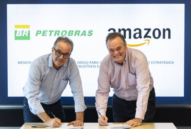 Amazon Brasil e Petrobras anunciam parceria para combustíveis de baixo carbono