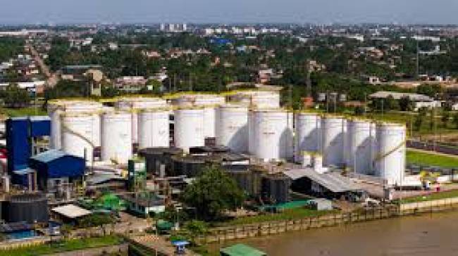 Terminal da Atem em Belém realiza operação inédita de embarque de barcaças na América do Sul