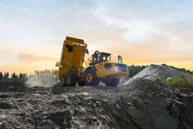 Volvo CE apresenta atualização do A60, caminhão articulado de maior capacidade no país