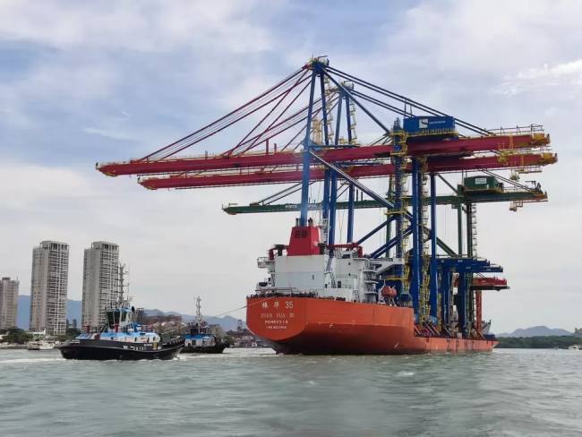 Santos Brasil investe R$ 300 milhões na aquisição de novos guindastes para o Tecon Santos