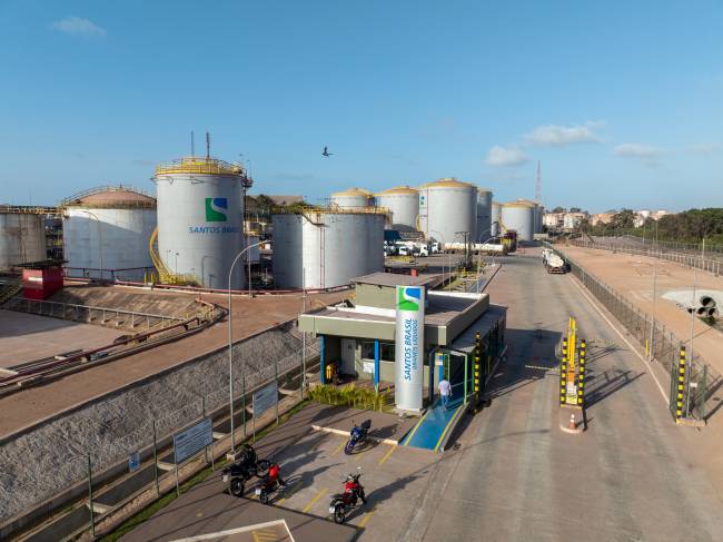 Santos Brasil obtém liberação para operar capacidade total de granéis líquidos no Porto do Itaqui