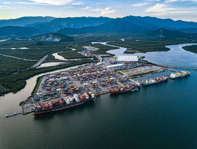 DP World avança na expansão do cais de seu terminal no Porto de Santos