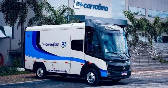 Carvalima incorpora primeira van elétrica nacional à frota para entregas urbanas