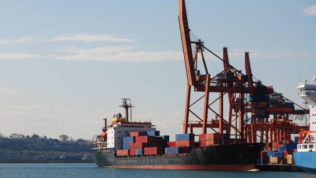 Porto de Santos movimenta 186 milhões de toneladas e expõe limites estruturais no sistema Anchieta-Imigrantes