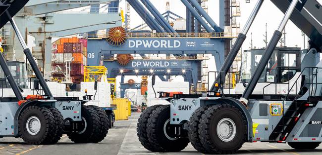DP World recebe equipamentos elétricos e amplia processo de descarbonização no Porto de Santos