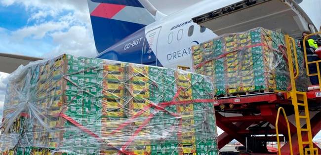 LATAM Cargo amplia em 42% o transporte aéreo de frutas do Brasil no primeiro semestre