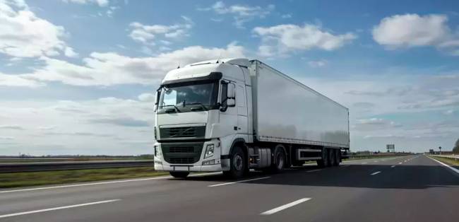MEI-Caminhoneiro cresce 25% em 2025 e soma 86,6 mil novos CNPJs no transporte de cargas