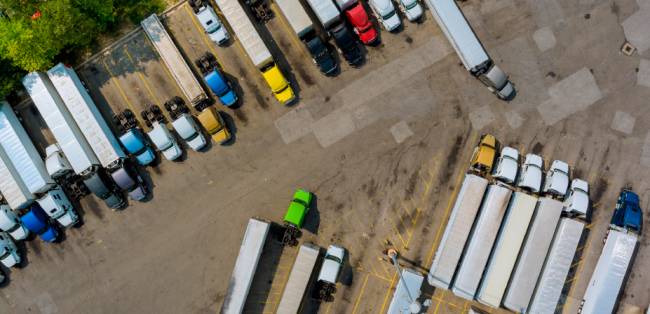 Fim da escala 6x1 deve elevar custos do transporte de cargas, aponta SETCESP