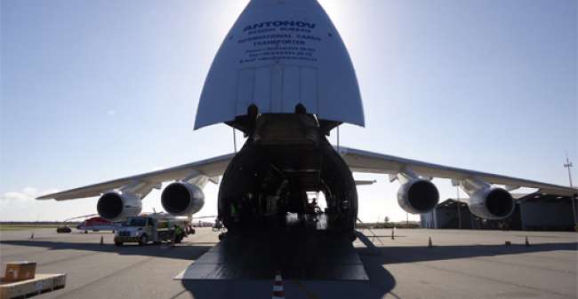 Panalpina realiza transporte de aeronaves de grande porte