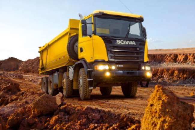 Scania vende 45 caminhões para a construtora Barbosa Mello 
