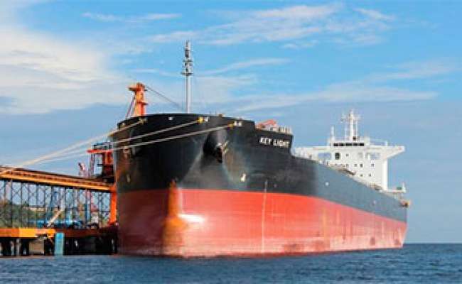 Porto do Açu recebe primeiro navio graneleiro