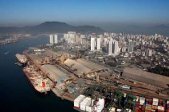 Movimento no Porto de Santos atinge quase 120 milhões de toneladas