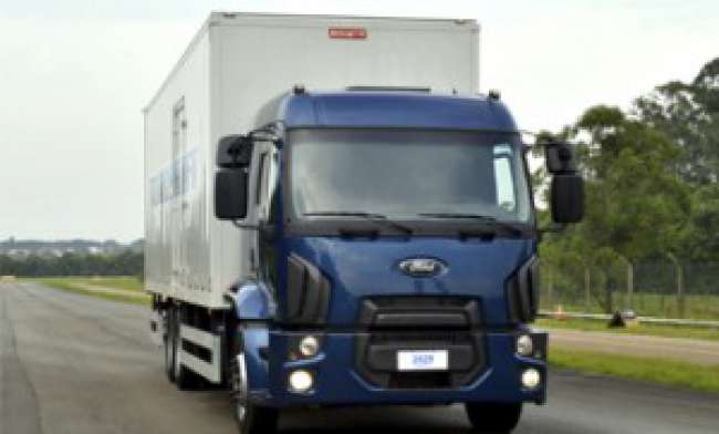 Ford lança linha de caminhões Cargo Torqshift