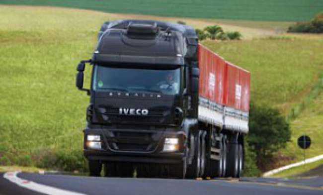 Rodonaves compra 23 caminhões Iveco Stralis