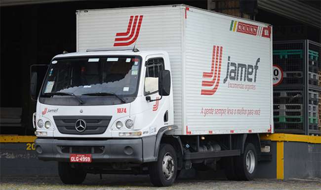 Mercedes apresenta câmbio automatizado e amplia gama de produtos do Accelo