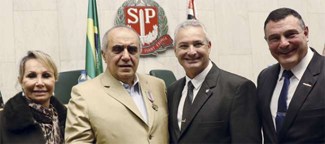 Lays Helou e seu marido, Urubatan Helou, Coronel Telhada, Deputado Estadual de São Paulo, e Coronel Antônio Marin, Gerente Nacional de Gerenciamento de Riscos da Braspress