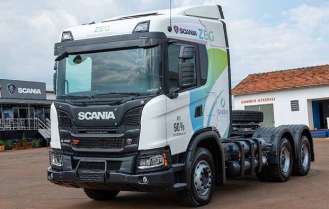 Scania inicia produção e comercialização de caminhões movidos a GNV e biometano