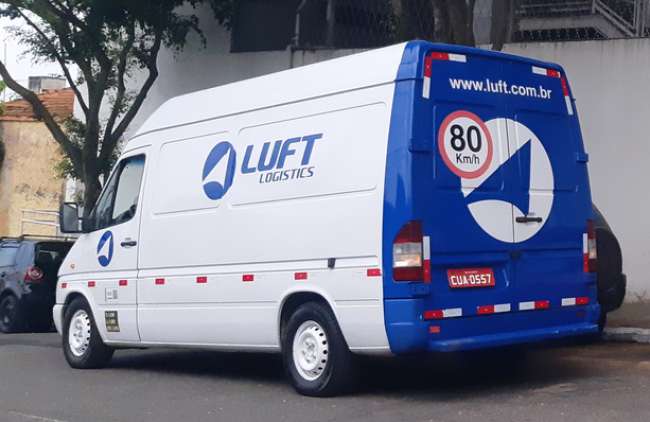 Luft Healthcare transporta cosméticos para unidade de saúde