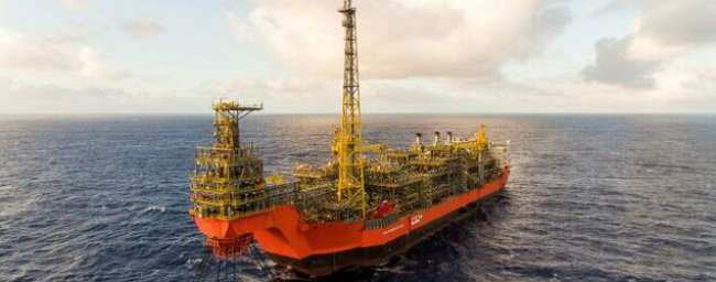 Total Brasil testa transferência de petróleo em novo modelo de embarcação