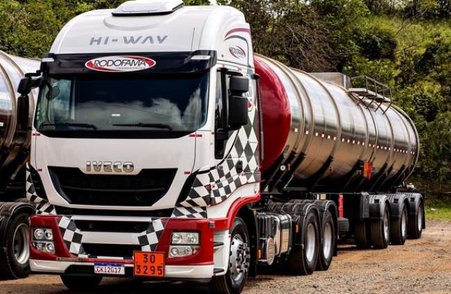 Rodofama Transportes renova a frota com a aquisição de 22 caminhões