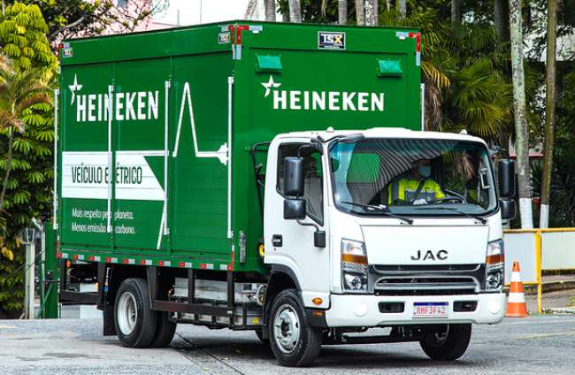 Grupo Heineken agrega cinco caminhões elétricos à frota