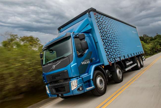 Volvo apresenta novas linhas de caminhões FH, FM, FMX e VM