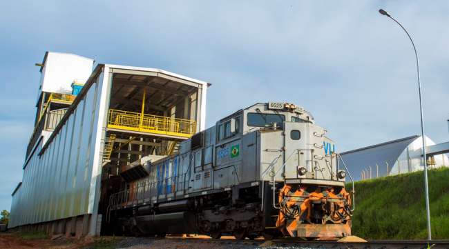 FS e VLI iniciam transporte de etanol de milho para o Porto de Itaqui