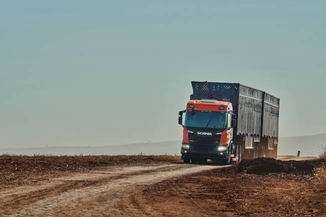 Scania apresenta nova linha de caminhões P8/Euro 6 na Agrishow 2023