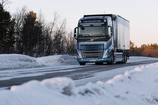 Volvo inicia testes de caminhões a hidrogênio em estradas na Europa; veja o vídeo