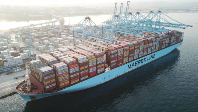 Maersk fará a primeira conversão de navio porta-contêineres para motor de metanol bicombustível
