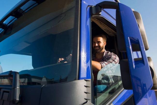 APVS Truck faz ação de Dia do Motorista em estradas brasileiras