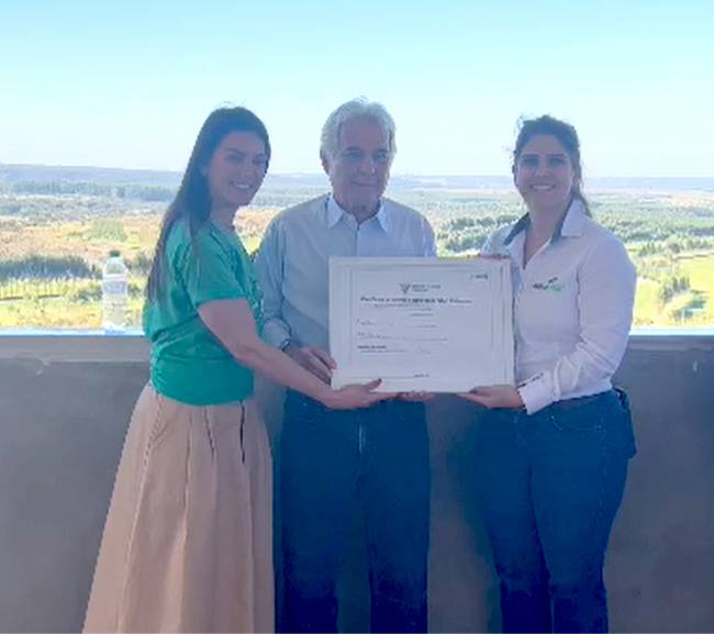 Grupo brasileiro recebe certificado internacional de descarbonização na logística do agro