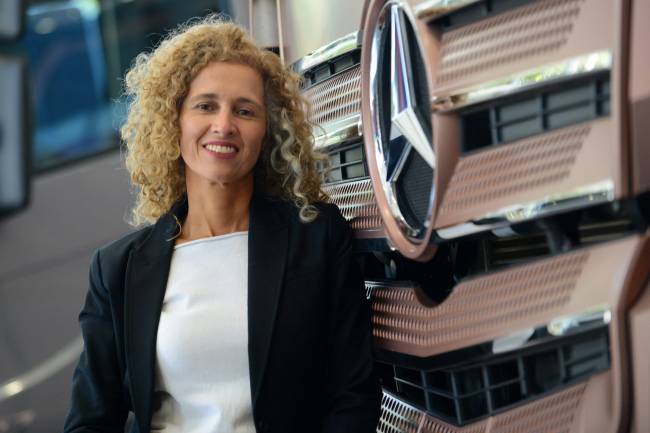 Mercedes-Benz do Brasil apresenta nova diretora de Produção de Caminhões e Agregados
