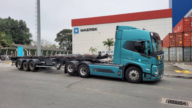 Maersk realiza projeto piloto de caminhões elétricos para descarbonizar cadeias de fornecimento no Brasil